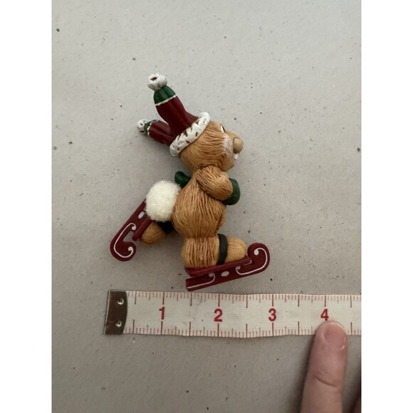 Vintage 1983 Hallmark Keepsake Christmas Ornament Ice Skating Rabbit Bunny - Picture 3 of 8